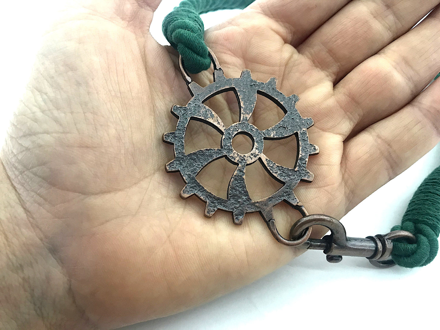 Bracciale per tende per allestimenti in stile industrial, in cotone VERDE. Allestimenti per loft ed open space. Made in Italy.