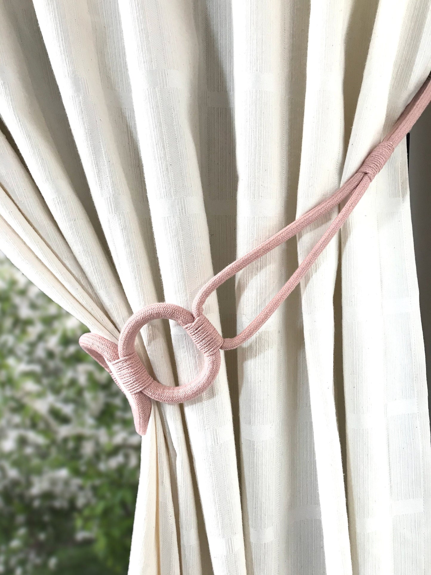 Bracciale rosa a tre anelli, elegante decorazione per tende tendaggi drappeggio drappo made in italy