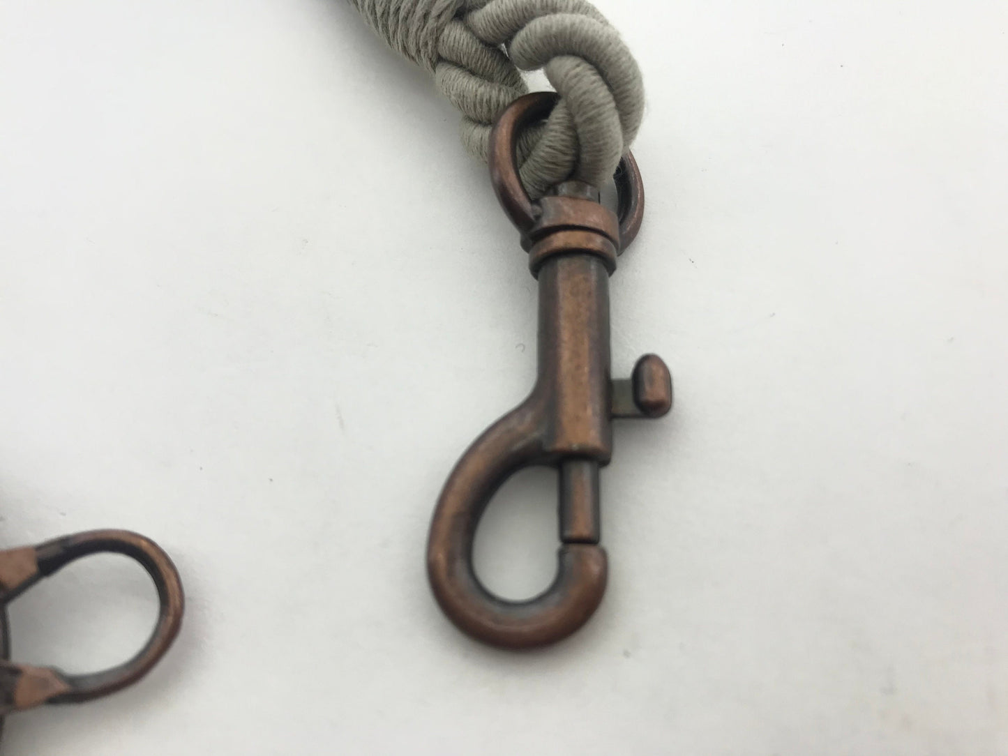 Bracciale per tende per allestimenti in stile industrial, in cotone GRIGIO ecologico. Allestimenti per loft ed open space. Made in Italy.