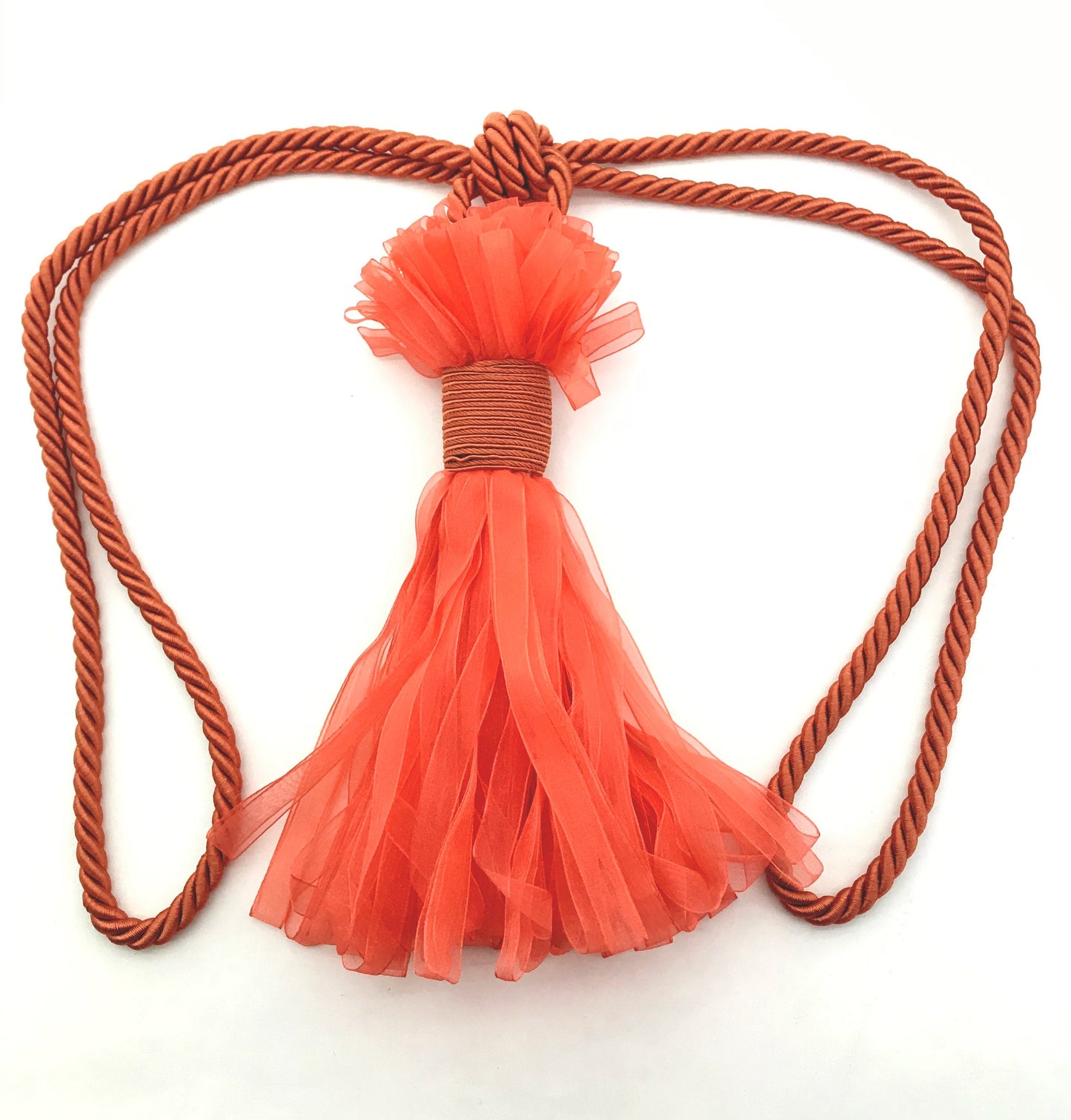 1 Grande bracciale per tenda di classe, con grande nappa in organza colore arancione, stupendo  accessorio per tende. Made in Italy.