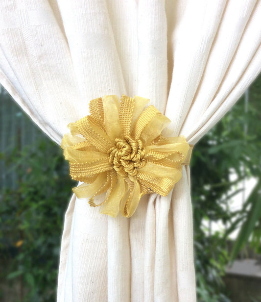 1 Calamita magnetica a fiore,fermatenda colore giallo ocra . Decorazione per tende tendaggi made in italy