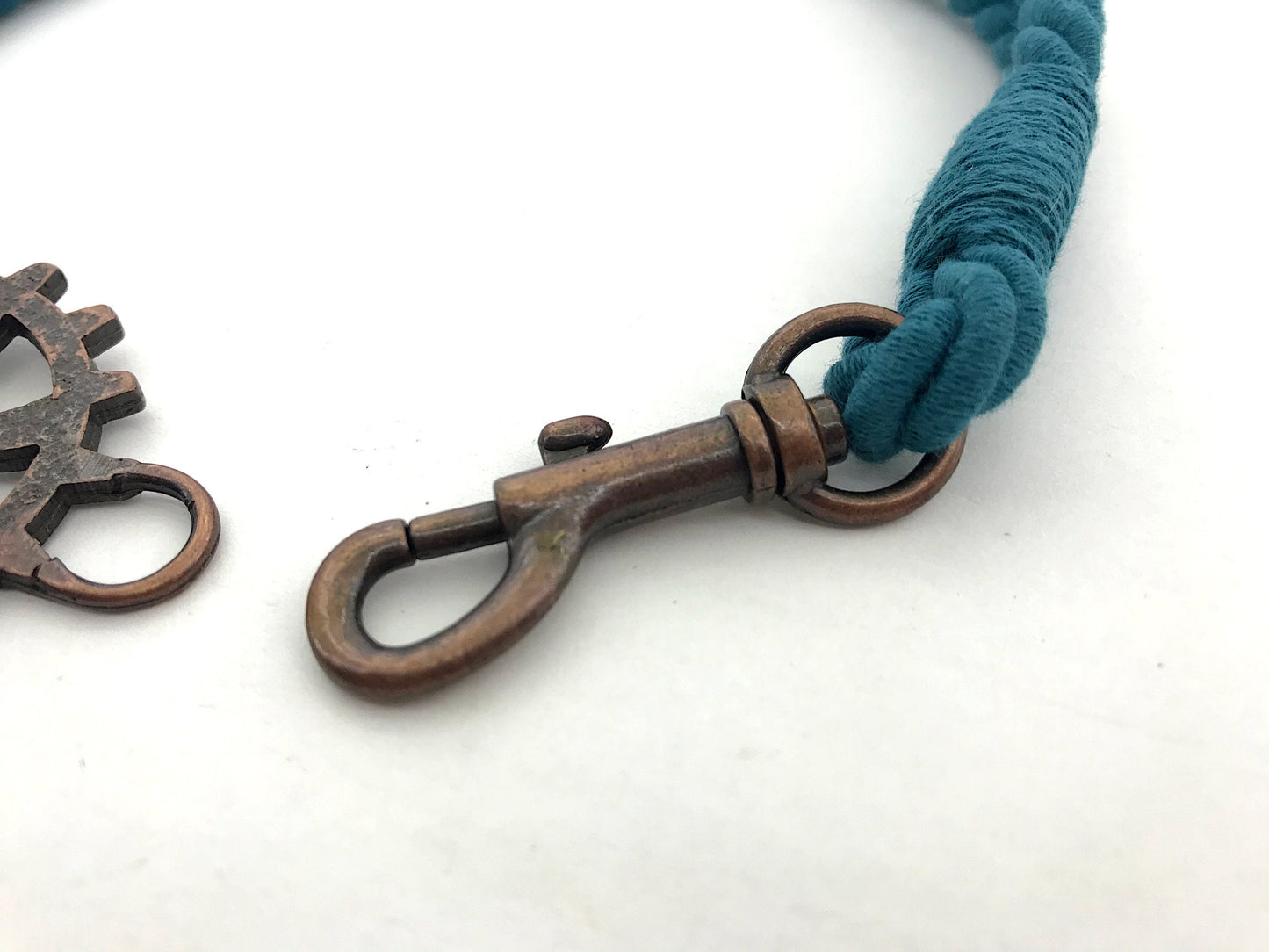 Bracciale per tende per allestimenti in stile industrial, in cotone VERDE PETROLIO . Allestimenti per loft ed open space. Made in Italy.