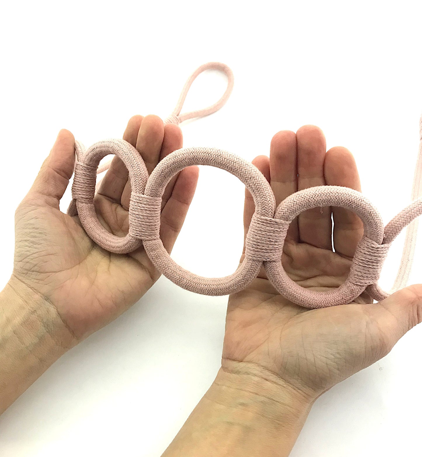 Bracciale rosa a tre anelli, elegante decorazione per tende tendaggi drappeggio drappo made in italy