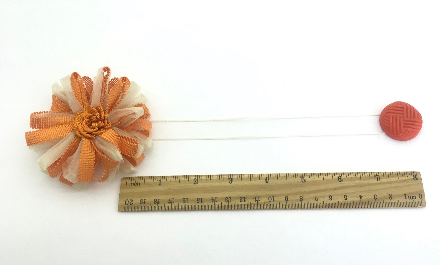 1 Calamita magnetica a fiore,fermatenda colore arancione panna  . Decorazione per tende tendaggi made in italy