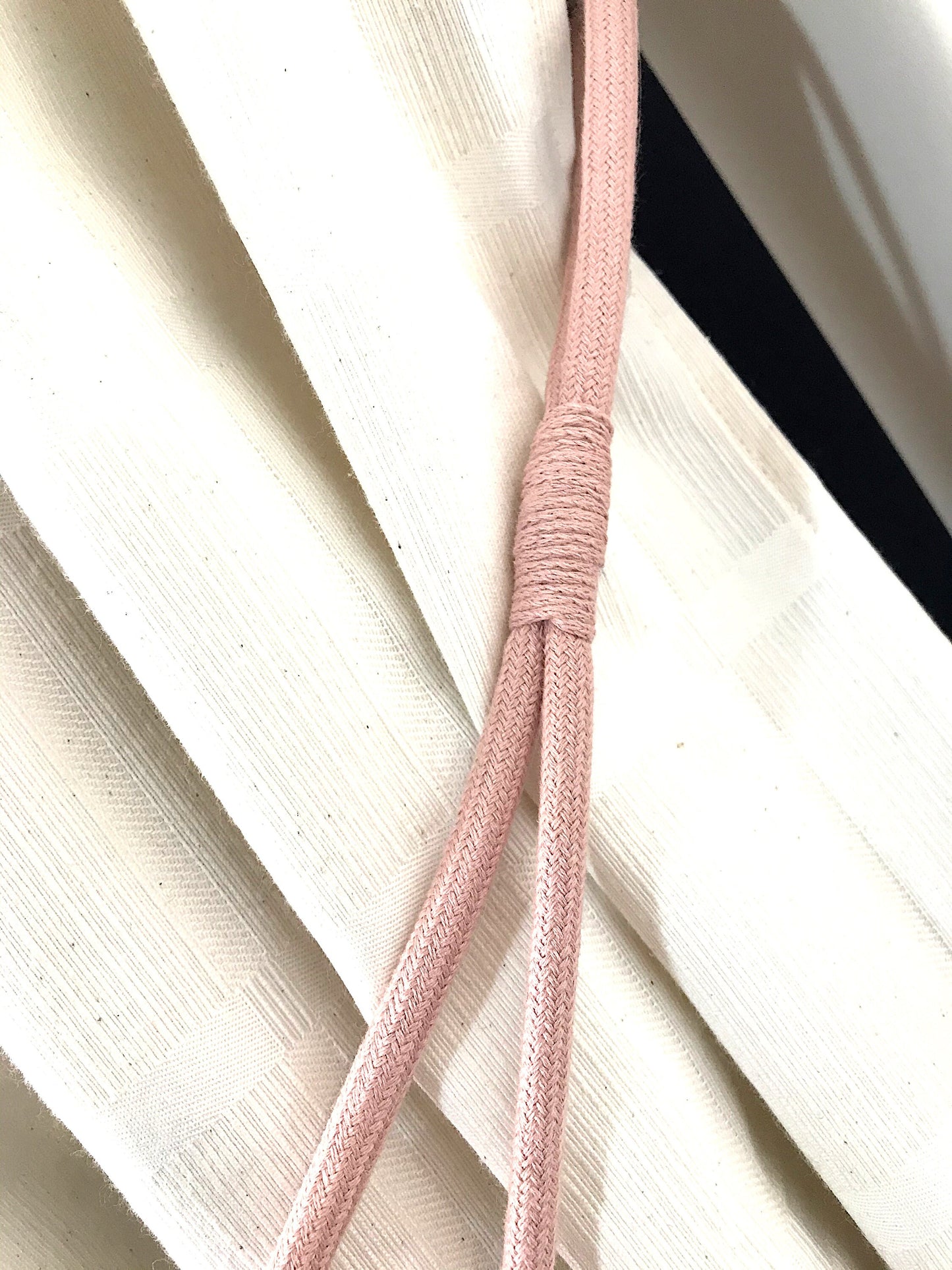 Bracciale rosa a tre anelli, elegante decorazione per tende tendaggi drappeggio drappo made in italy