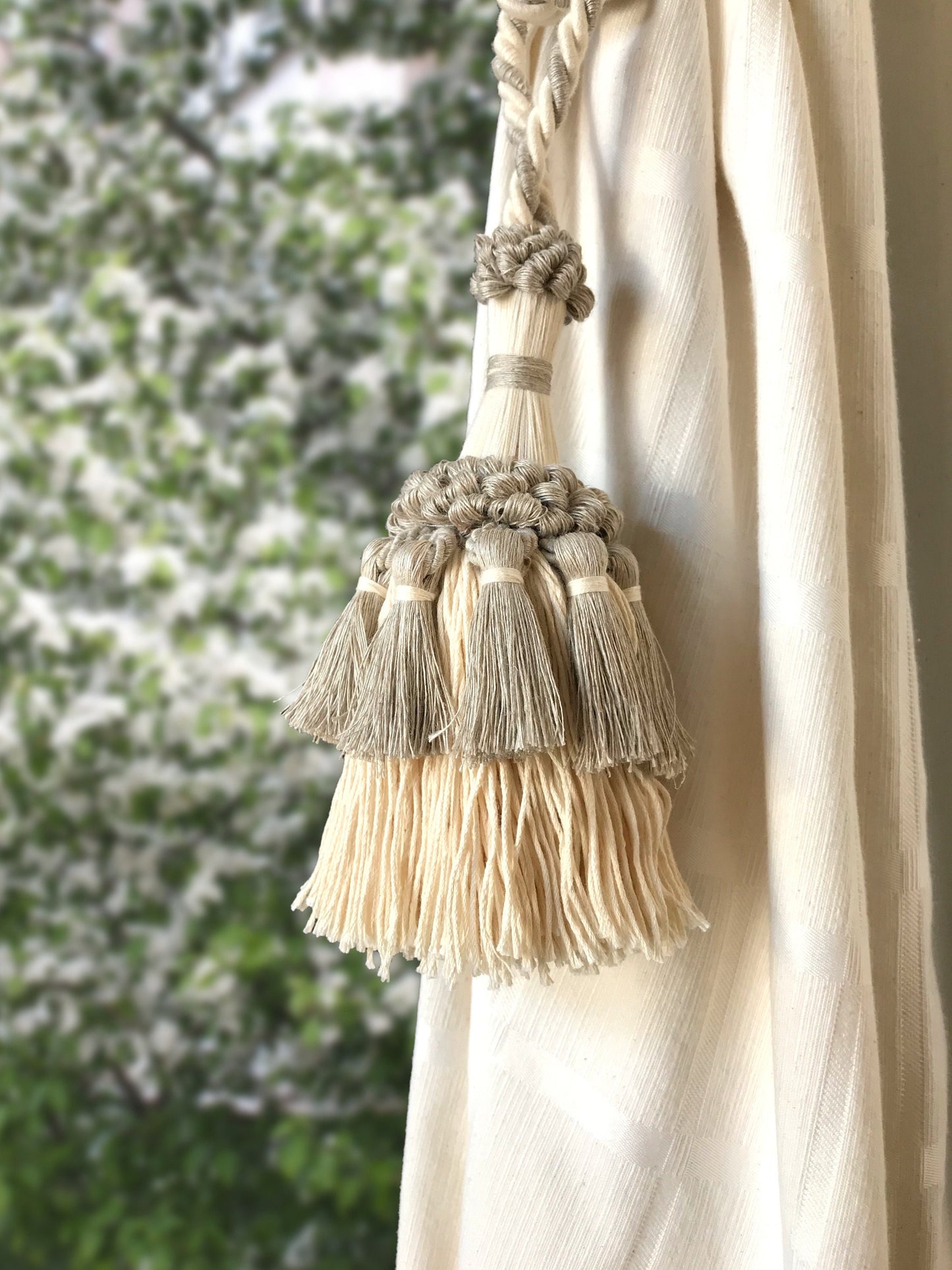 Stupenda grande embrasse in lino e cotone naturali, decorazione per tende tendaggi drappeggio drappo made in italy
