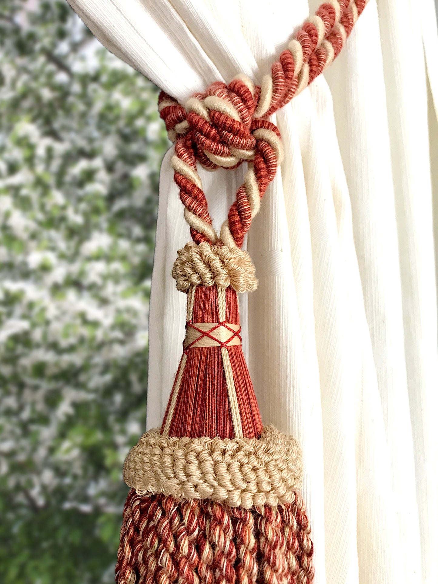 Grande bracciale per tende color rosso vermilio e bronzo di lusso decorazione per tende tendaggi drappeggio drappo made in italy