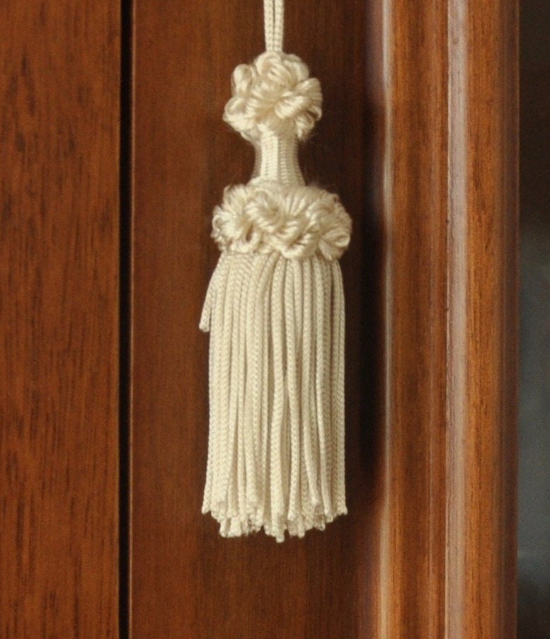 Vintage Tassel Key for Curtains and Furniture - Classic Florence Colors