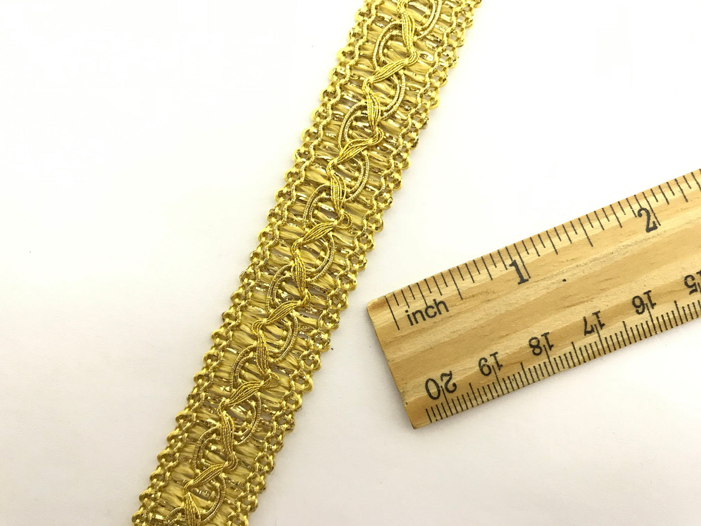 1 metro passamaneria a cucire oro 20mm. Decorazione fashion per borse, scarpe, cinture, pantaloni e maglie.