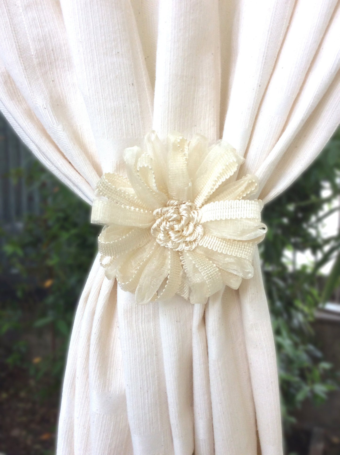 Flower Magnetic Curtain Tie-Back Cream Color – Made in Italy Curtain Magnet