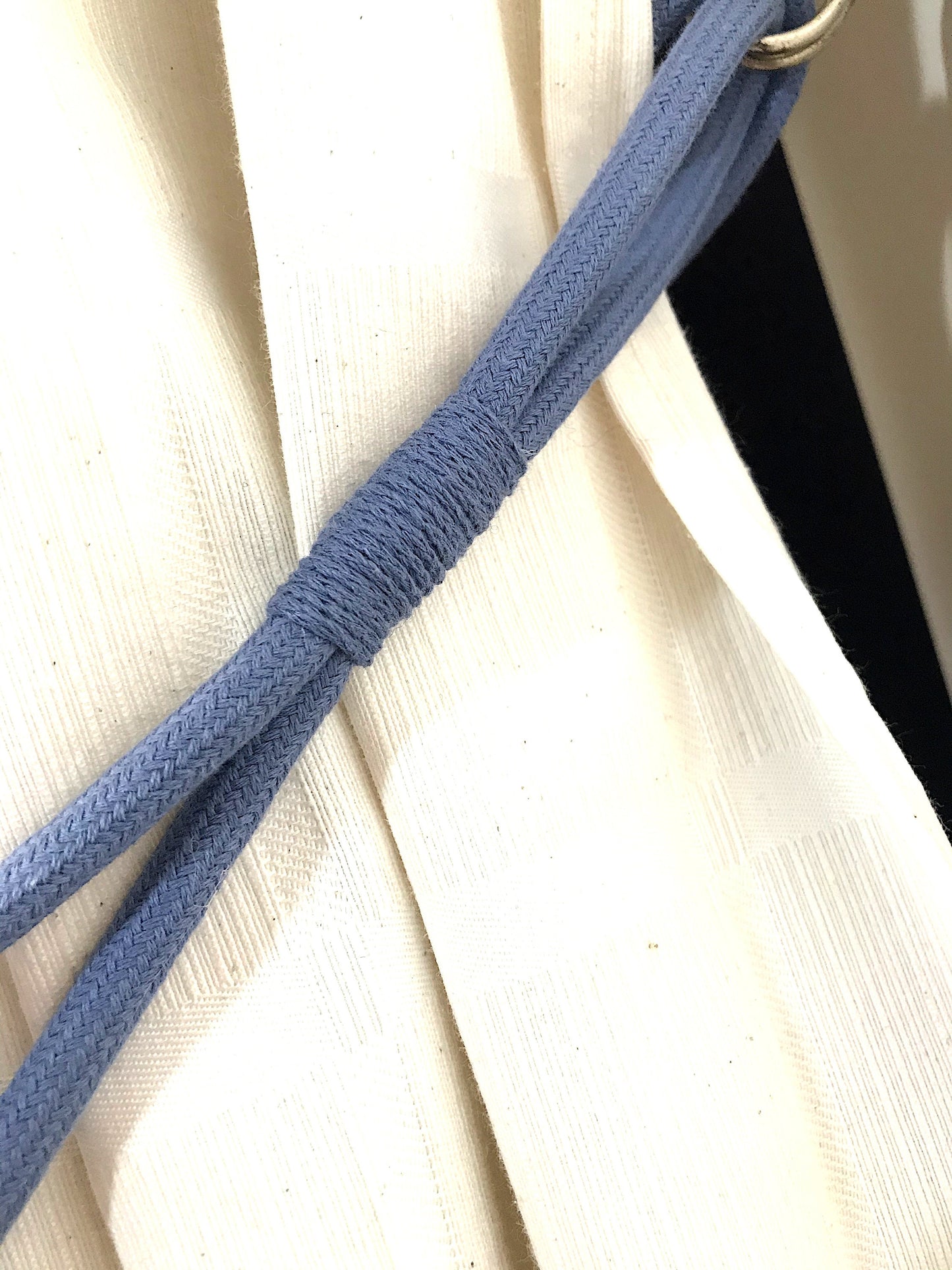 Bracciale blu chiaro a tre anelli, elegante decorazione per tende tendaggi drappeggio drappo made in italy